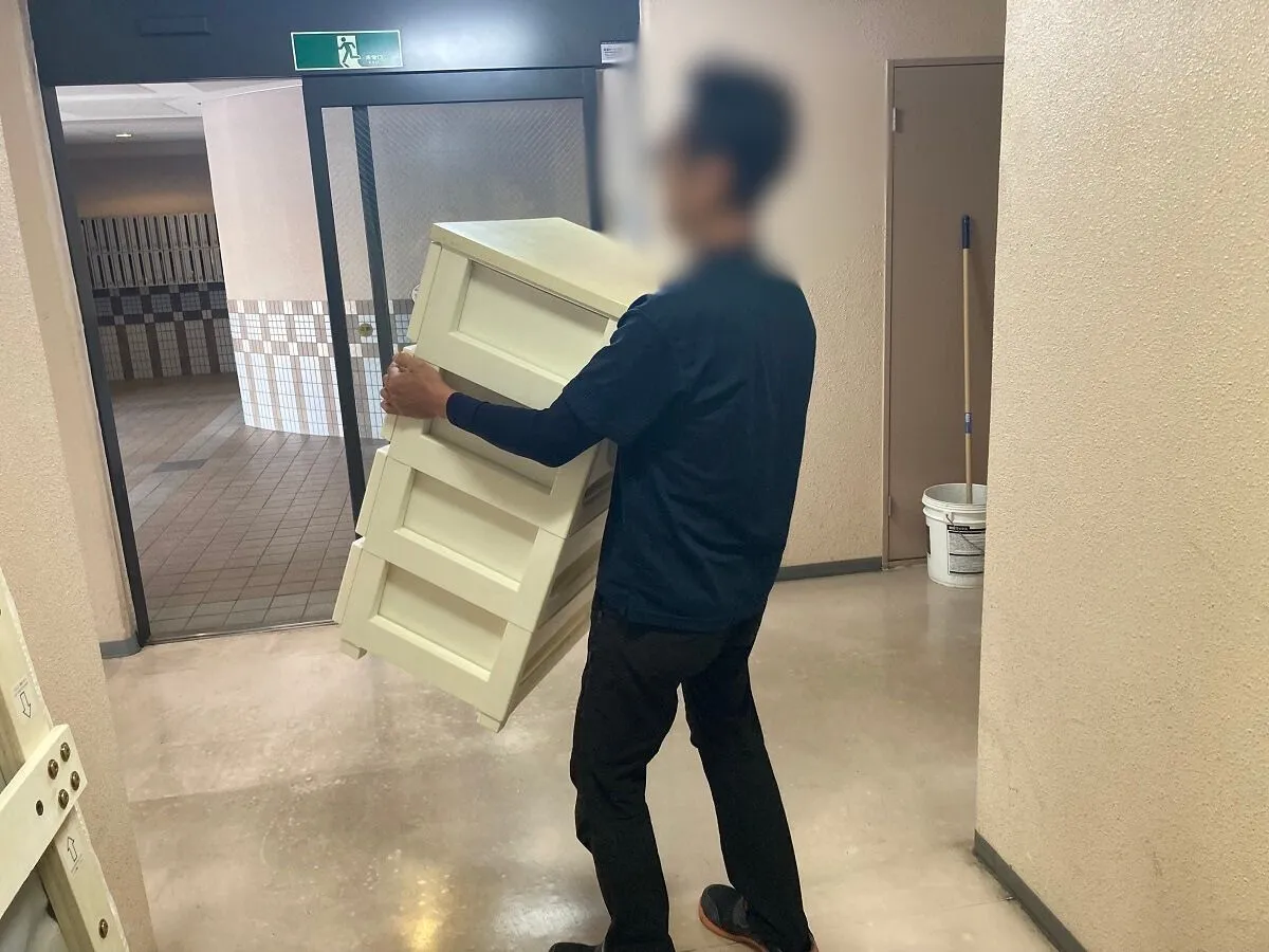 「1Kのマンションからチェスト・足ふきマットを回収させていただきました」作業写真