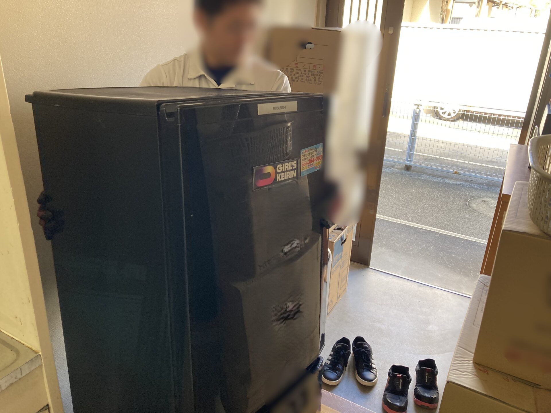 「2DKのアパートのお部屋から冷蔵庫などの家電をお引き取りしました」作業写真